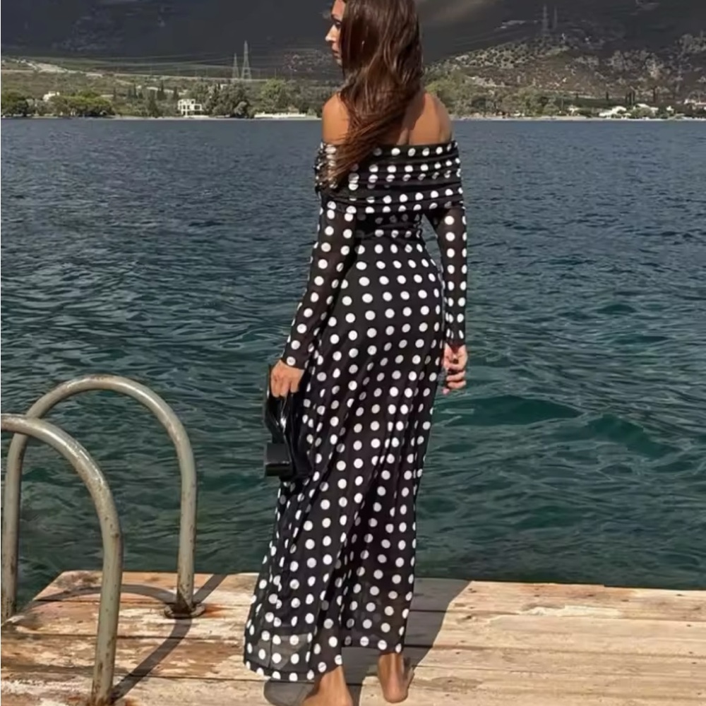 🎉Make a statement Off Shoulder Polka Dot Maxi Dress, perfect for any occ… - Picture 12 of 16
